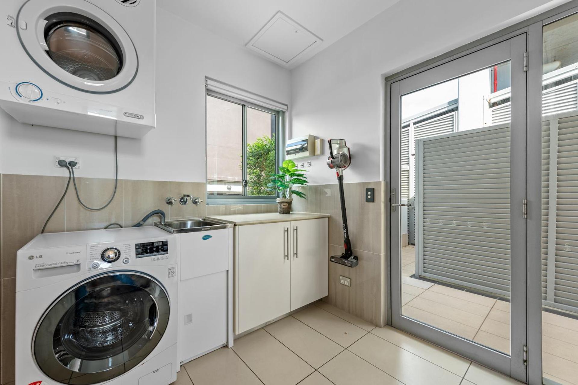 Proximity Waterfront Apartments Редкліфф Номер фото